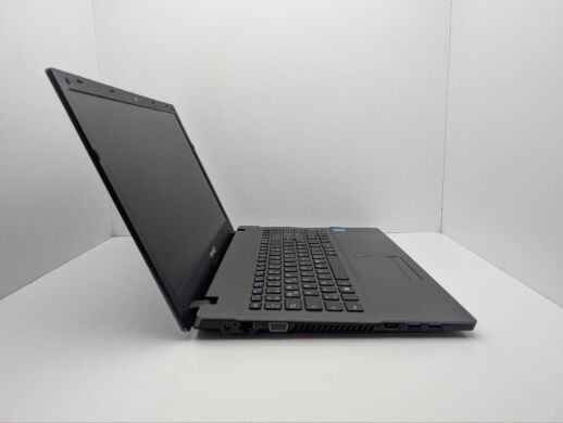 Ноутбук Terra Mobile 1528 / 15.6" (1366x768) TN / Intel Core i3-4000M (2 (4) ядра по 2.4 GHz) / 8 GB DDR3 / 120 GB SSD / Intel HD Graphics 4600 / WebCam / DVD-ROM / АКБ не тримає