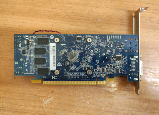 Дискретная видеокарта AMD Radeon R7 240, 2 GB GDDR3, 128-bit / 1x DVI, 1x HDMI