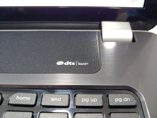 HP Pavilion 17-e134nr / 17.3" (1600x900) TN / AMD A8 A4500M (4 ядра по 1.9 - 2.8 GHz) / 8 GB DDR3 / 240 GB SSD / AMD Radeon HD 7640G / WebCam / DVD-RW