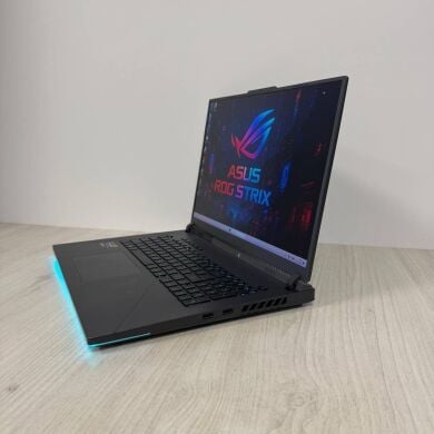 Игровой ноутбук Asus Rog Strix G18 G814jZR / 18" (2560x1600) IPS / Intel Core i9-14900HX (24 (32) ядра по 1.6 - 5.8 GHz) / 32 GB DDR5 / 1000 GB SSD M.2 NVMe / nVidia GeForce RTX 4080, 12 GB GDDR6X, 192-bit / WebCam