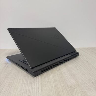 Игровой ноутбук Asus Rog Strix G18 G814jZR / 18" (2560x1600) IPS / Intel Core i9-14900HX (24 (32) ядра по 1.6 - 5.8 GHz) / 32 GB DDR5 / 1000 GB SSD M.2 NVMe / nVidia GeForce RTX 4080, 12 GB GDDR6X, 192-bit / WebCam