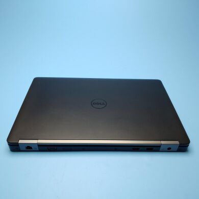 Игровой ноутбук Dell Latitude E5570 / 15.6" (1920x1080) IPS / Intel Core i7-6820HQ (4 (8) ядра по 2.7 - 3.6 GHz) / 8 GB DDR4 / 256 GB SSD / AMD Radeon R7 M370, 2 GB GDDR5, 256-bit / WebCam / Win 10 Pro Игровой ноутбук Dell Latitude E5570 / 15.6" (1920x1080) IPS / Intel Core i7-6820HQ (4 (8) ядра по 2.7 - 3.6 GHz) / 8 GB DDR4 / 256 GB SSD / AMD Radeon R7 M370, 2 GB GDDR5, 256-bit / WebCam / Win 10 Pro