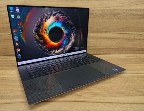 Ігровий ноутбук Dell XPS 15 9510 / 15.6" (3456x2160) IPS Touch / Intel Core i9-11900H (8 (16) ядер по 2.1 - 4.9 GHz) / 32 GB DDR4 / 1000 GB SSD / nVidia GeForce RTX 3050 Ti, 4 GB GDDR6, 128-bit / WebCam / Windows 11