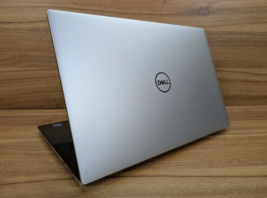 Ігровий ноутбук Dell XPS 15 9510 / 15.6" (3456x2160) IPS Touch / Intel Core i9-11900H (8 (16) ядер по 2.1 - 4.9 GHz) / 32 GB DDR4 / 1000 GB SSD / nVidia GeForce RTX 3050 Ti, 4 GB GDDR6, 128-bit / WebCam / Windows 11