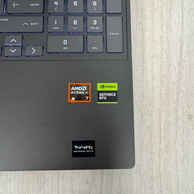 Игровой ноутбук HP Victus 15-fb001nr / 15.6" (1920x1080) IPS / AMD Ryzen AI 7 350 (8 (16) ядер по 2.0 - 5.0 GHz) / 16 GB DDR5 / 1000 GB SSD / nVidia GeForce RTX 5050, 8 GB GDDR7, 128-bit / WebCam