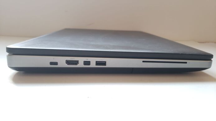 Мобильная рабочая станция Dell Precision 7510 / 15.6" (1920x1080) IPS / Intel Core i7-6920HQ (4 (8) ядра по 2.9 - 3.8 GHz) / 32 GB DDR4 / 256 GB SSD M.2 + 750 GB HDD / nVidia Quadro M2000M, 4 GB GDDR5, 128-bit / WebCam / Win 10 Pro