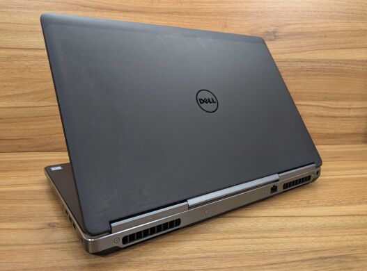 Мобильная рабочая станция Dell Precision 7720 / 17.3" (1920x1080) IPS / Intel Core i7-7820HQ (4 (8) ядра по 2.9 - 3.9 GHz) / 32 GB DDR4 / 256 GB SSD + 1000 GB HDD / nVidia Quadro P3000, 6 GB GDDR5, 192-bit / WebCam / Windows 10