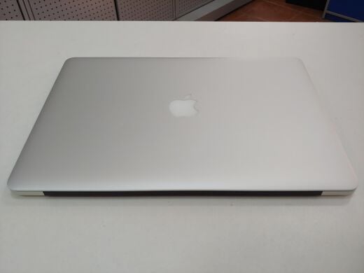 Ноутбук Apple A1398 MacBook Pro Retina 15 / 15.4" (2880x1800) IPS LED / Intel Core i7-3615QM (4 (8) ядра по 2.3 - 3.3 GHz) / 8 GB DDR3 / 480 GB SSD / nVidia GeForce GT 650M, 1 GB DDR3, 128-bit / WebCam 720p
