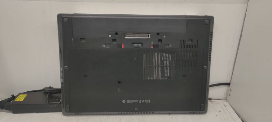 Ноутбук Б-клас HP EliteBook 8570w / 15.6" (1920x1080) TN / Intel Core i7-3520M (2 (4) ядра по 2.9 - 3.6 GHz) / 8 GB DDR3 / 256 GB SSD / AMD Radeon HD 7730M, 1 GB DDR3, 128-bit / WebCam