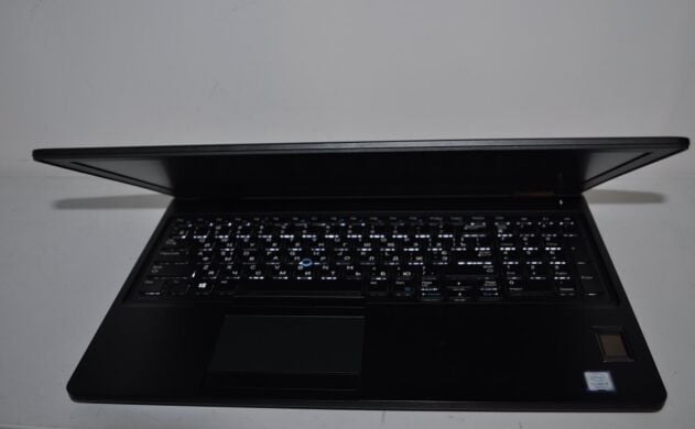 Ноутбук Dell Latitude 5580 / 15.6" (1920x1080) IPS / Intel Core i5-7440HQ (4 ядра по 2.8 - 3.8 GHz) / 8 GB DDR4 / 256 GB SSD / Intel HD Graphics 630 / WebCam / HDMI