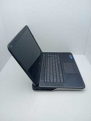 Ноутбук Dell XPS L502 / 15.6" (1366x768) TN / Intel Core i7-740QM (4 (8) ядра по 1.73 - 2.93 GHz) / 6 GB DDR3 / 1000 GB HDD / nVidia GeForce GT 435M, 2 GB DDR3, 64-bit / WebCam