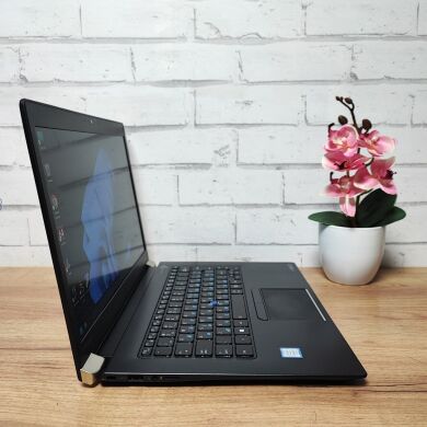 Ультрабук Toshiba Tecra X40-E / 14" (1920x1080) TN / Intel Core i5-8250U (4 (8) ядра по 1.6 - 3.4 GHz) / 16 GB DDR4 / 256 GB SSD / Intel UHD Graphics 620 / WebCam Ультрабук Toshiba Tecra X40-E / 14" (1920x1080) TN / Intel Core i5-8250U (4 (8) ядра по 1.6 - 3.4 GHz) / 16 GB DDR4 / 256 GB SSD / Intel UHD Graphics 620 / WebCam