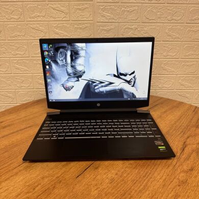 Игровой ноутбук HP Pavilion 15-ec0000ua / 15.6" (1920x1080) TN / AMD Ryzen 5 3550H (4 (8) ядра по 2.1 - 3.7 GHz) / 8 GB DDR4 / 256 GB SSD / nVidia GeForce GTX 1050, 3 GB GDDR5, 96-bit / WebCam