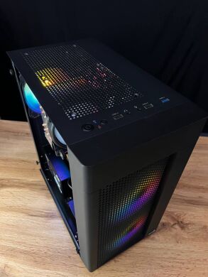 Ігровий ПК AeroCool Hexform Black Tower / AMD Ryzen 5 3600 (6 (12) ядер по 3.6 - 4.2 GHz) / 16 GB DDR4 / 250 GB SSD / AMD Radeon RX 5700 XT, 8 GB GDDR5, 256-bit / 600W