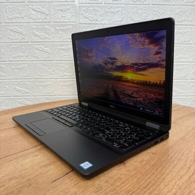 Мобільна робоча станція Б-клас Dell Precision 3510 / 15.6" (1920x1080) IPS / Intel Core i7-6820HQ (4 (8) ядра по 2.7 - 3.6 GHz) / 8 GB DDR4 / 256 GB SSD / AMD FirePro W5130M, 2 GB GDDR5, 128-bit / WebCam