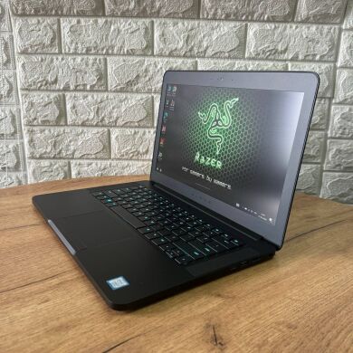 Ігровий ноутбук Razer Blade 14 RZ09-0195 / 14" (1920x1080) IPS / Intel Core i7-7700HQ (4 (8) ядра по 2.8 - 3.8 GHz) / 16 GB DDR4 / 512 GB SSD / nVidia GeForce GTX 1060, 6 GB GDDR5, 192-bit / WebCam