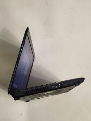 Ноутбук Toshiba Satellite P755 / 15.6" (1366x768) TN / Intel Core i5-2410M (2 (4) ядро по 2.3 - 2.9 GHz) / 8 GB DDR3 / 180 GB SSD / Intel HD Graphics 3000 / WebCam / DVD-ROM