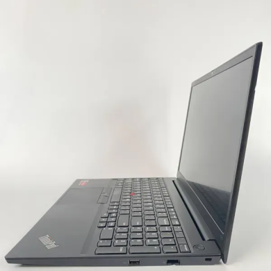 Ноутбук Б-клас Lenovo ThinkPad E15 Gen 3 / 15.6" (1920x1080) IPS / AMD Ryzen 5 5500U (6 (12) ядер по 2.1 - 4.0 GHz) / 16 GB DDR4 / 256 GB SSD / AMD Radeon Graphics 448SP / WebCam / HDMI