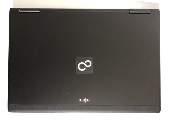 Мобільна робоча станція Б-клас Fujitsu Celsius H710 / 15.6" (1920x1080) TN / Intel Core i7-2640M (2 (4) ядра по 2.8 - 3.5 GHz) / 8 GB DDR3 / 500 GB HDD / nVidia Quadro 1000M, 2 GB GDDR3, 128-bit / WebCam