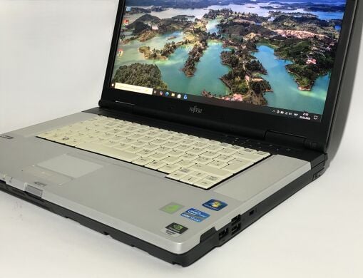 Мобільна робоча станція Б-клас Fujitsu Celsius H710 / 15.6" (1920x1080) TN / Intel Core i7-2640M (2 (4) ядра по 2.8 - 3.5 GHz) / 8 GB DDR3 / 500 GB HDD / nVidia Quadro 1000M, 2 GB GDDR3, 128-bit / WebCam
