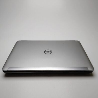 Мобільна робоча станція Dell Precision M2800 / 15.6" (1920x1080) TN / Intel Core i5-4210M (2 (4) ядра по 2.6 - 3.2 GHz) / 8 GB DDR3 / 480 GB SSD / AMD FirePro W4170M, 2 GB GDDR5, 128-bit / WebCam / DVD-ROM / Win 10 Pro