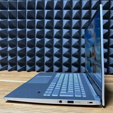 Ультрабук Б-класс Acer Swift 3 SF314-42 / 14" (1920x1080) IPS / AMD Ryzen 3 5300U (4 (8) ядра по 2.6 - 3.8 GHz) / 8 GB DDR4 / 256 GB SSD / AMD Radeon RX Vega 6 Graphics / WebCam Ультрабук Б-класс Acer Swift 3 SF314-42 / 14" (1920x1080) IPS / AMD Ryzen 3 5300U (4 (8) ядра по 2.6 - 3.8 GHz) / 8 GB DDR4 / 256 GB SSD / AMD Radeon RX Vega 6 Graphics / WebCam