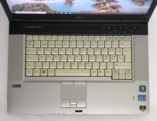 Мобільна робоча станція Б-клас Fujitsu Celsius H710 / 15.6" (1920x1080) TN / Intel Core i7-2640M (2 (4) ядра по 2.8 - 3.5 GHz) / 8 GB DDR3 / 500 GB HDD / nVidia Quadro 1000M, 2 GB GDDR3, 128-bit / WebCam