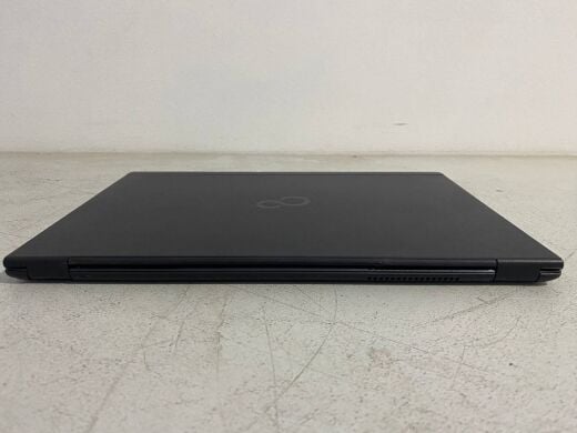 Ноутбук Fujitsu LifeBook U937 / 13.3" (1920x1080) IPS / Intel Core i5-7300U (2 (4) ядра по 2.6 - 3.5 GHz) / 8 GB DDR4 / 128 GB SSD / Intel HD Graphics 620 / WebCam Ноутбук Fujitsu LifeBook U937 / 13.3" (1920x1080) IPS / Intel Core i5-7300U (2 (4) ядра по 2.6 - 3.5 GHz) / 8 GB DDR4 / 128 GB SSD / Intel HD Graphics 620 / WebCam