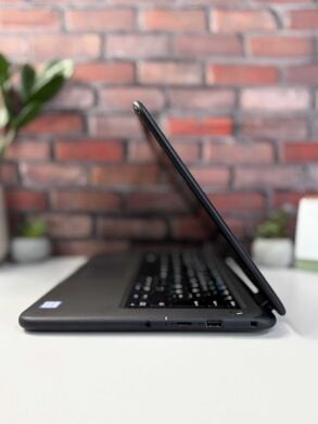 Ноутбук Dell Latitude 3310 / 13.3" (1920x1080) IPS Touch / Intel Core i3-8145U (2 (4) ядра по 2.1 - 3.9 GHz) / 8 GB DDR4 / 128 GB SSD / Intel UHD Graphics / WebCam Ноутбук Dell Latitude 3310 / 13.3" (1920x1080) IPS Touch / Intel Core i3-8145U (2 (4) ядра по 2.1 - 3.9 GHz) / 8 GB DDR4 / 128 GB SSD / Intel UHD Graphics / WebCam