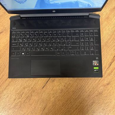 Игровой ноутбук HP Pavilion 15-ec0000ua / 15.6" (1920x1080) TN / AMD Ryzen 5 3550H (4 (8) ядра по 2.1 - 3.7 GHz) / 8 GB DDR4 / 256 GB SSD / nVidia GeForce GTX 1050, 3 GB GDDR5, 96-bit / WebCam