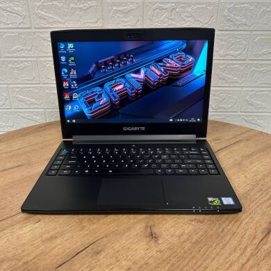 Игровой ультрабук Б-класс Gigabyte Aero 14 / 14" (2560x1440) IPS / Intel Core i7-7700HQ (4 (8) ядра по 2.8 - 3.8 GHz) / 16 GB DDR4 / 512 GB SSD / nVidia GeForce GTX 1060, 6 GB GDDR5, 192-bit / WebCam
