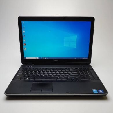 Мобільна робоча станція Dell Precision M2800 / 15.6" (1920x1080) TN / Intel Core i5-4210M (2 (4) ядра по 2.6 - 3.2 GHz) / 8 GB DDR3 / 480 GB SSD / AMD FirePro W4170M, 2 GB GDDR5, 128-bit / WebCam / DVD-ROM / Win 10 Pro