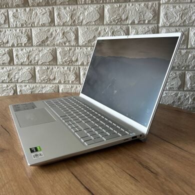 Ігровий ультрабук Б-клас Dell Inspiron 15 7501 / 15.6" (1920x1080) IPS / Intel Core i7-10750H (6 (12) ядер по 2.6 - 5.0 GHz) / 16 GB DDR4 / 512 GB SSD / nVidia GeForce GTX 1650, 4 GB GDDR6, 128-bit / WebCam Ігровий ультрабук Б-клас Dell Inspiron 15 7501 / 15.6" (1920x1080) IPS / Intel Core i7-10750H (6 (12) ядер по 2.6 - 5.0 GHz) / 16 GB DDR4 / 512 GB SSD / nVidia GeForce GTX 1650, 4 GB GDDR6, 128-bit / WebCam