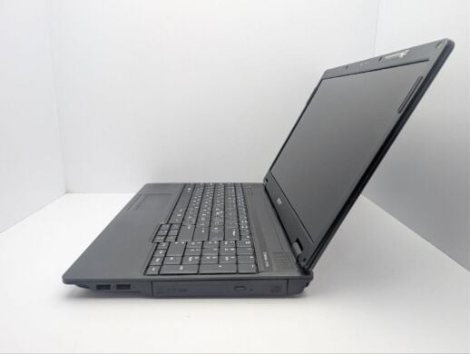 Ноутбук Acer Extensa 5635G / 15.6" (1366x768) TN / Intel Core 2 Duo T6600 (2 ядра по 2.2 GHz) / 6 GB DDR3 / 500 GB HDD / Intel Graphics / WebCam / DVD-ROM / Без АКБ Ноутбук Acer Extensa 5635G / 15.6" (1366x768) TN / Intel Core 2 Duo T6600 (2 ядра по 2.2 GHz) / 6 GB DDR3 / 500 GB HDD / Intel Graphics / WebCam / DVD-ROM / Без АКБ