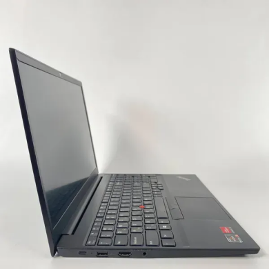Ноутбук Б-клас Lenovo ThinkPad E15 Gen 3 / 15.6" (1920x1080) IPS / AMD Ryzen 5 5500U (6 (12) ядер по 2.1 - 4.0 GHz) / 16 GB DDR4 / 256 GB SSD / AMD Radeon Graphics 448SP / WebCam / HDMI