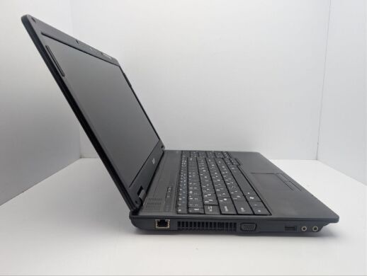 Ноутбук Acer Extensa 5635G / 15.6" (1366x768) TN / Intel Core 2 Duo T6600 (2 ядра по 2.2 GHz) / 6 GB DDR3 / 500 GB HDD / Intel Graphics / WebCam / DVD-ROM / Без АКБ Ноутбук Acer Extensa 5635G / 15.6" (1366x768) TN / Intel Core 2 Duo T6600 (2 ядра по 2.2 GHz) / 6 GB DDR3 / 500 GB HDD / Intel Graphics / WebCam / DVD-ROM / Без АКБ