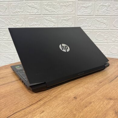 Игровой ноутбук HP Pavilion 15-ec0000ua / 15.6" (1920x1080) TN / AMD Ryzen 5 3550H (4 (8) ядра по 2.1 - 3.7 GHz) / 8 GB DDR4 / 256 GB SSD / nVidia GeForce GTX 1050, 3 GB GDDR5, 96-bit / WebCam