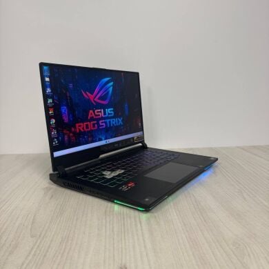Ігровий ноутбук Б-клас Asus ROG Strix G15 Advantage Edition G513QY / 15.6" (1920x1080) IPS / AMD Ryzen 9 5900HX (8 (16) ядер по 3.3 - 4.6 GHz) / 16 GB DDR4 / 512 GB SSD NVMe / AMD Radeon RX 6800M, 12 GB GDDR6, 192-bit