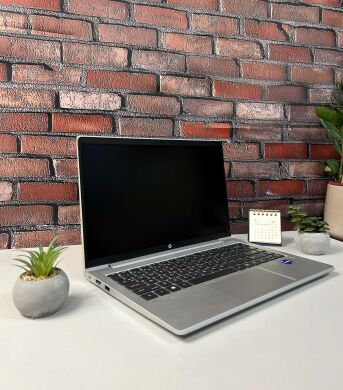 Ультрабук HP ProBook 440 G8 / 14" (1920x1080) IPS / Intel Core i5-1135G7 (4 (8) ядра по 4.2 GHz) / 8 GB DDR4 / 256 GB SSD / Intel Iris Xe Graphics / WebCam