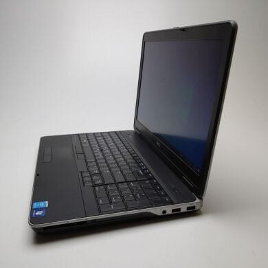 Мобільна робоча станція Dell Precision M2800 / 15.6" (1920x1080) TN / Intel Core i5-4210M (2 (4) ядра по 2.6 - 3.2 GHz) / 8 GB DDR3 / 480 GB SSD / AMD FirePro W4170M, 2 GB GDDR5, 128-bit / WebCam / DVD-ROM / Win 10 Pro