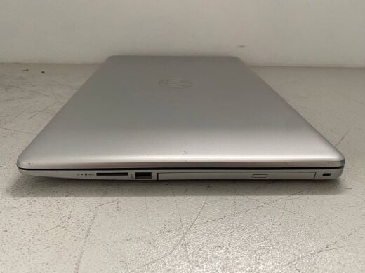 Ноутбук HP 17-ca1004ng / 17.3" (1920x1080) IPS / AMD Ryzen 5 3500U (4 (8) ядра по 2.1 - 3.7 GHz) / 16 GB DDR4 / 256 GB SSD / AMD Radeon Vega 8 Graphics / WebCam