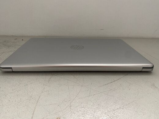 Ноутбук HP 17-ca1004ng / 17.3" (1920x1080) IPS / AMD Ryzen 5 3500U (4 (8) ядра по 2.1 - 3.7 GHz) / 16 GB DDR4 / 256 GB SSD / AMD Radeon Vega 8 Graphics / WebCam