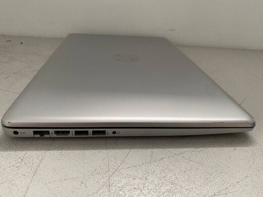 Ноутбук HP 17-ca1004ng / 17.3" (1920x1080) IPS / AMD Ryzen 5 3500U (4 (8) ядра по 2.1 - 3.7 GHz) / 16 GB DDR4 / 256 GB SSD / AMD Radeon Vega 8 Graphics / WebCam