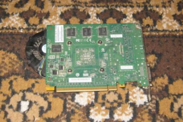 Дискретна відеокарта nVidia Quadro 2000, 1 GB GDDR5, 128-bit / 2x DP, 1x DVI