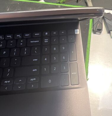 Ігровий ноутбук Б-клас Dell Vostro 7500 / 15.6" (1920x1080) IPS / Intel Core i5-10300H (4 (8) ядра по 2.5 - 4.5 GHz) / 16 GB DDR4 / 480 GB SSD / nVidia GeForce GTX 1650, 4 GB GDDR6, 128-bit / WebCam