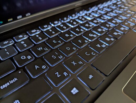 Ігровий ноутбук Б-клас Dell Vostro 7500 / 15.6" (1920x1080) IPS / Intel Core i7-10750H (6 (12) ядер по 2.6 - 5.0 GHz) / 16 GB DDR4 / 512 GB SSD / nVidia GeForce GTX 1650 Ti, 4 GB GDDR6, 128-bit / WebCam / Fingerprint / Windows 10