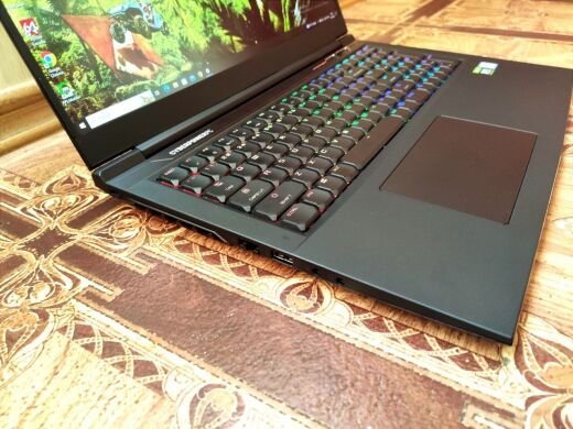 Игровой ноутбук CyberPowerPC Tracer III 17 Xtreme / 17.3" (1920x1080) IPS / Intel Core i7-9750H (6 (12) ядер по 2.6 - 4.5 GHz) / 16 GB DDR4 / 1000 GB SSD M.2 / nVidia GeForce RTX 2070 Max-Q, 8 GB GDDR6, 256-bit / WebCam  Игровой ноутбук CyberPowerPC Tracer III 17 Xtreme / 17.3" (1920x1080) IPS / Intel Core i7-9750H (6 (12) ядер по 2.6 - 4.5 GHz) / 16 GB DDR4 / 1000 GB SSD M.2 / nVidia GeForce RTX 2070 Max-Q, 8 GB GDDR6, 256-bit / WebCam