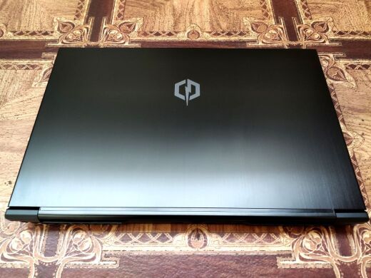 Игровой ноутбук CyberPowerPC Tracer III 17 Xtreme / 17.3" (1920x1080) IPS / Intel Core i7-9750H (6 (12) ядер по 2.6 - 4.5 GHz) / 16 GB DDR4 / 1000 GB SSD M.2 / nVidia GeForce RTX 2070 Max-Q, 8 GB GDDR6, 256-bit / WebCam  Игровой ноутбук CyberPowerPC Tracer III 17 Xtreme / 17.3" (1920x1080) IPS / Intel Core i7-9750H (6 (12) ядер по 2.6 - 4.5 GHz) / 16 GB DDR4 / 1000 GB SSD M.2 / nVidia GeForce RTX 2070 Max-Q, 8 GB GDDR6, 256-bit / WebCam