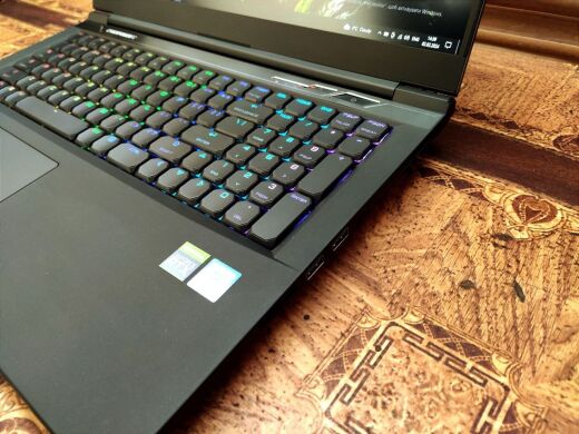 Игровой ноутбук CyberPowerPC Tracer III 17 Xtreme / 17.3" (1920x1080) IPS / Intel Core i7-9750H (6 (12) ядер по 2.6 - 4.5 GHz) / 16 GB DDR4 / 1000 GB SSD M.2 / nVidia GeForce RTX 2070 Max-Q, 8 GB GDDR6, 256-bit / WebCam  Игровой ноутбук CyberPowerPC Tracer III 17 Xtreme / 17.3" (1920x1080) IPS / Intel Core i7-9750H (6 (12) ядер по 2.6 - 4.5 GHz) / 16 GB DDR4 / 1000 GB SSD M.2 / nVidia GeForce RTX 2070 Max-Q, 8 GB GDDR6, 256-bit / WebCam