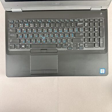 Игровой ноутбук Dell Latitude E5570 / 15.6" (1920x1080) IPS / Intel Core i7-6820HQ (4 (8) ядра по 2.7 - 3.6 GHz) / 16 GB DDR4 / 512 GB SSD / AMD Radeon R7 M370, 2 GB GDDR5, 128-bit / WebCam / HDMI Игровой ноутбук Dell Latitude E5570 / 15.6" (1920x1080) IPS / Intel Core i7-6820HQ (4 (8) ядра по 2.7 - 3.6 GHz) / 16 GB DDR4 / 512 GB SSD / AMD Radeon R7 M370, 2 GB GDDR5, 128-bit / WebCam / HDMI